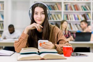How to create an online radio focused on education